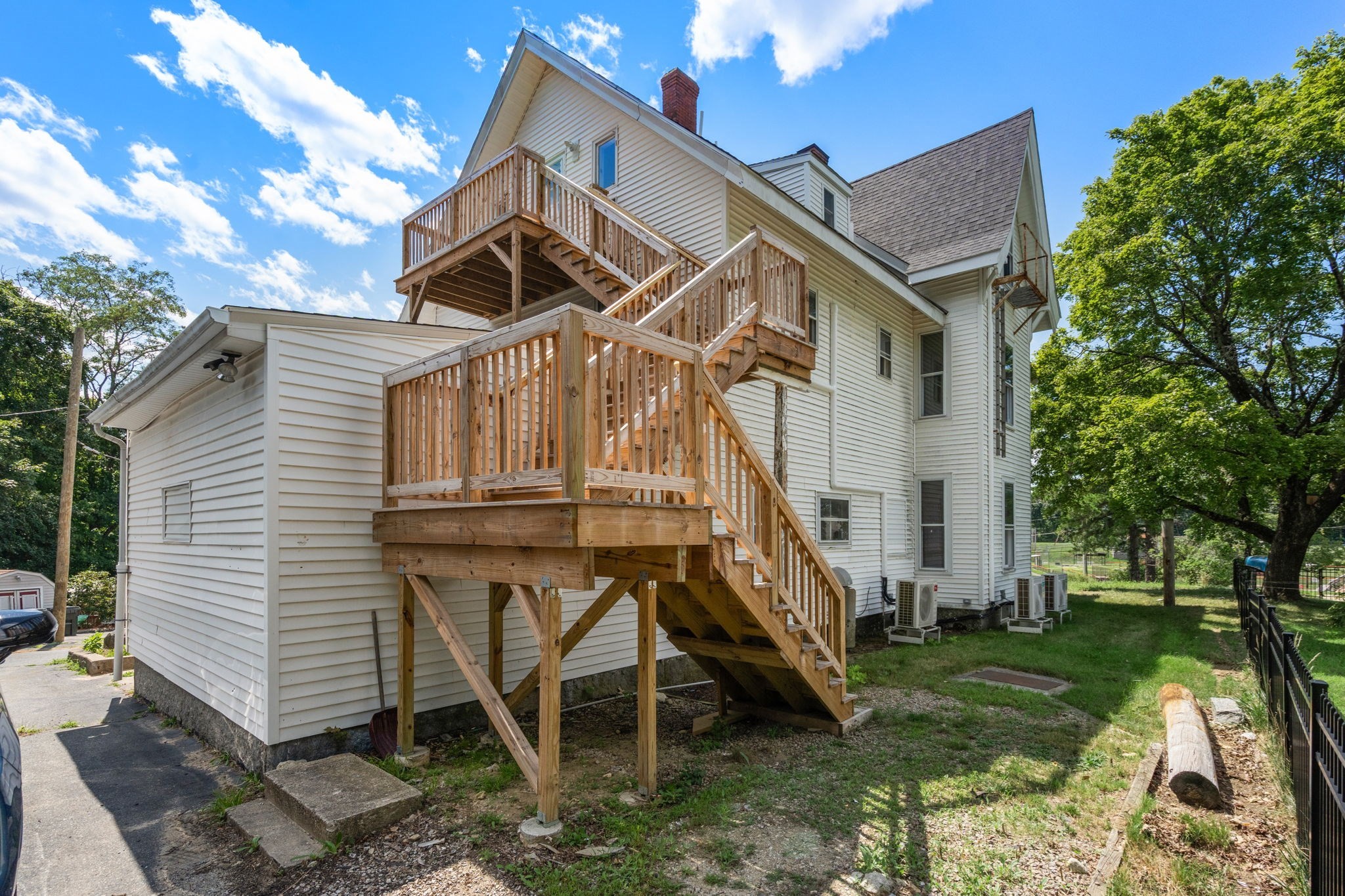 83 Oak Street Property Photo 30