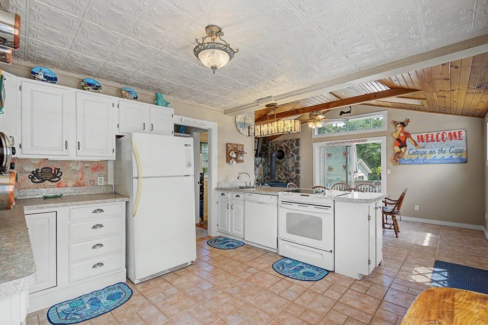 34 Pleasant # 1 Property Photo 4