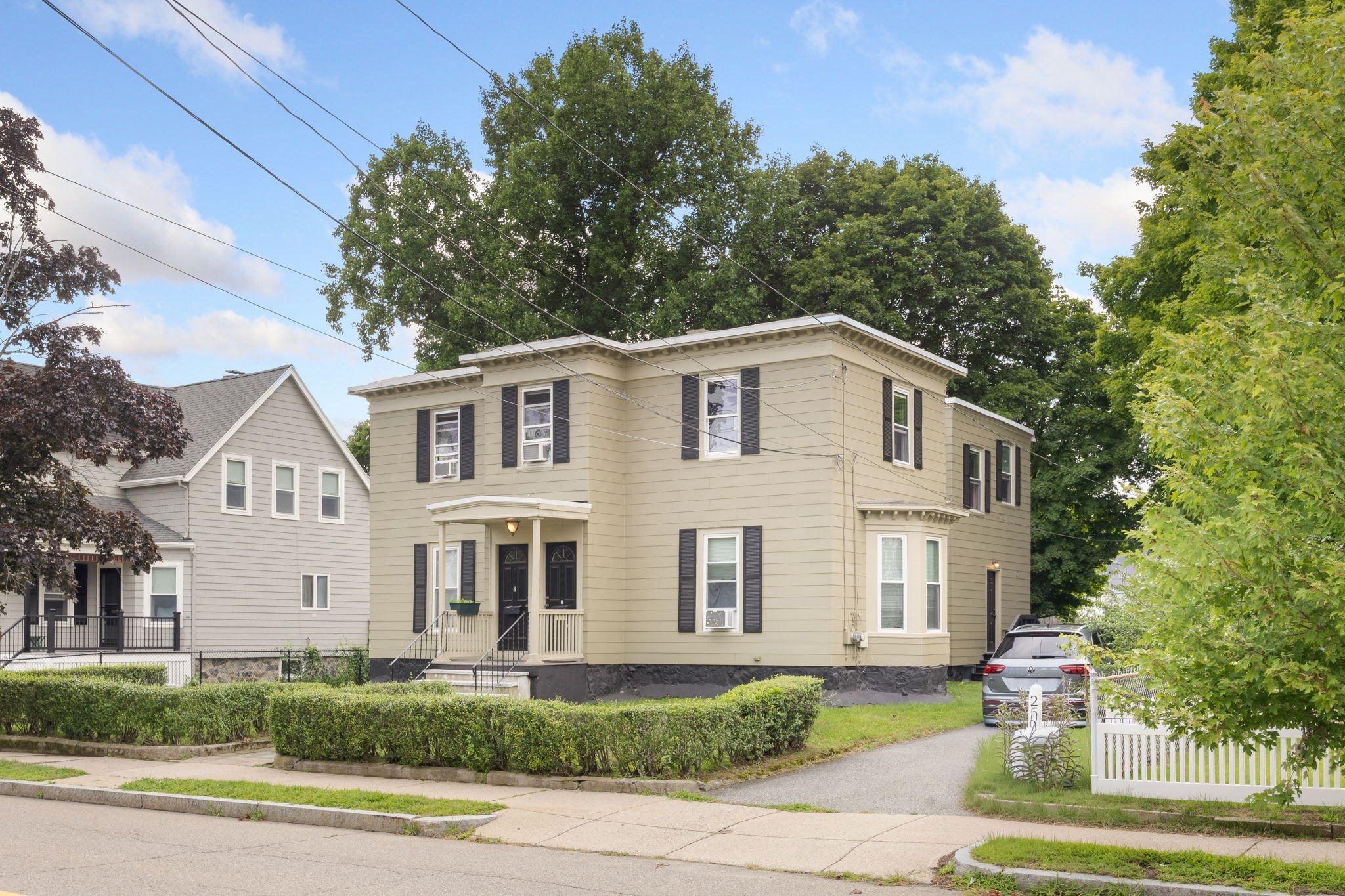250 Tremont St Property Photo 1