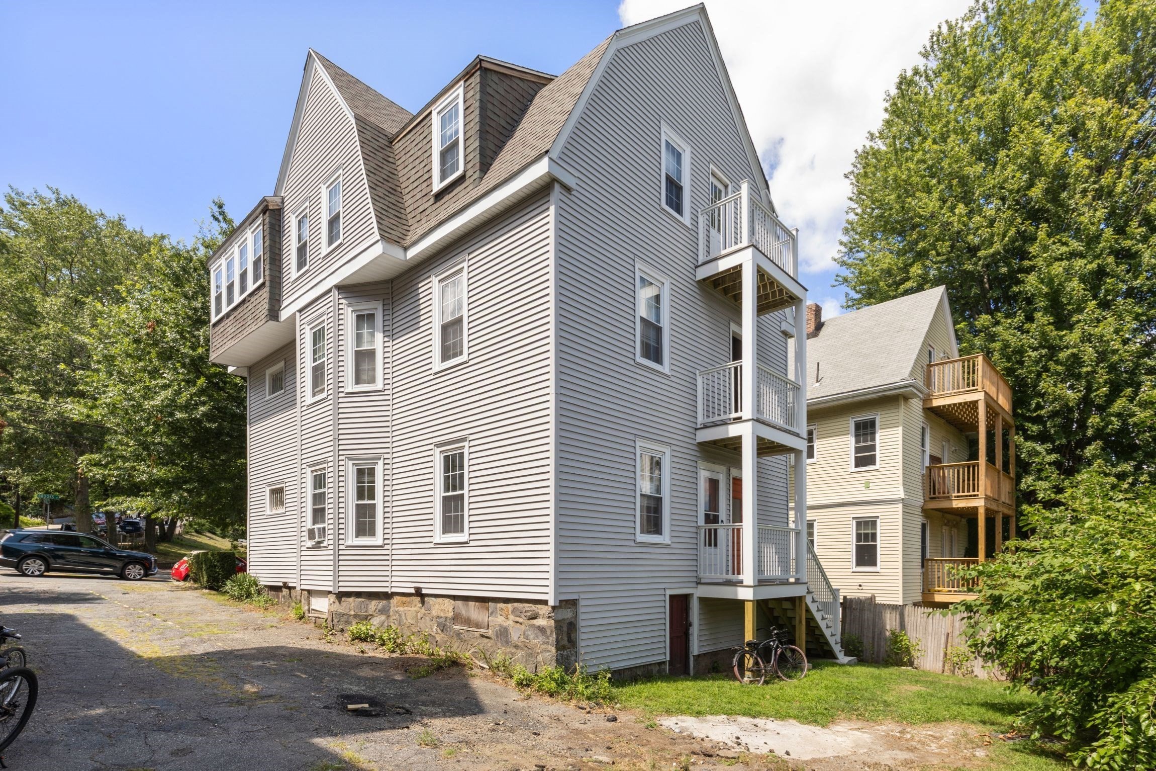 78 Brooks St Property Photo 4