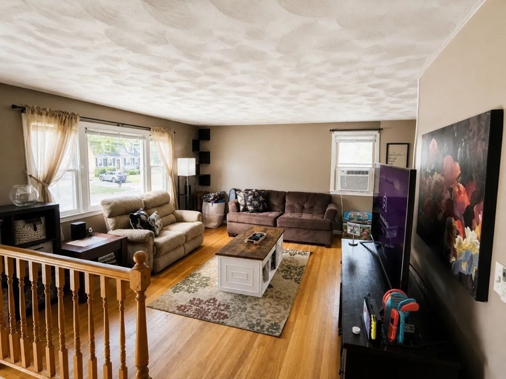 15 Pine Tree Dr Property Photo 3
