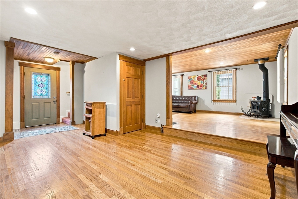 18 Gordon Rd Property Photo 4