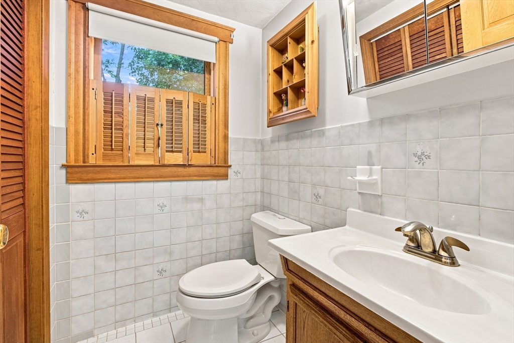 18 Gordon Rd Property Photo 13