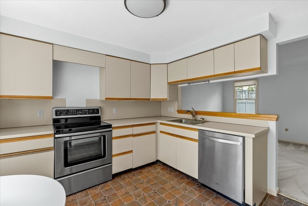 56 Floret Cir # 56 Property Photo 6