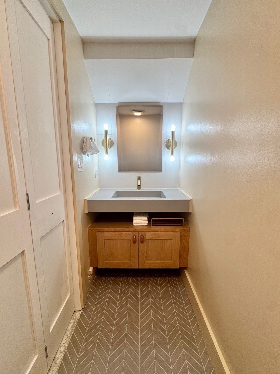 122 West Seventh St Property Photo 11