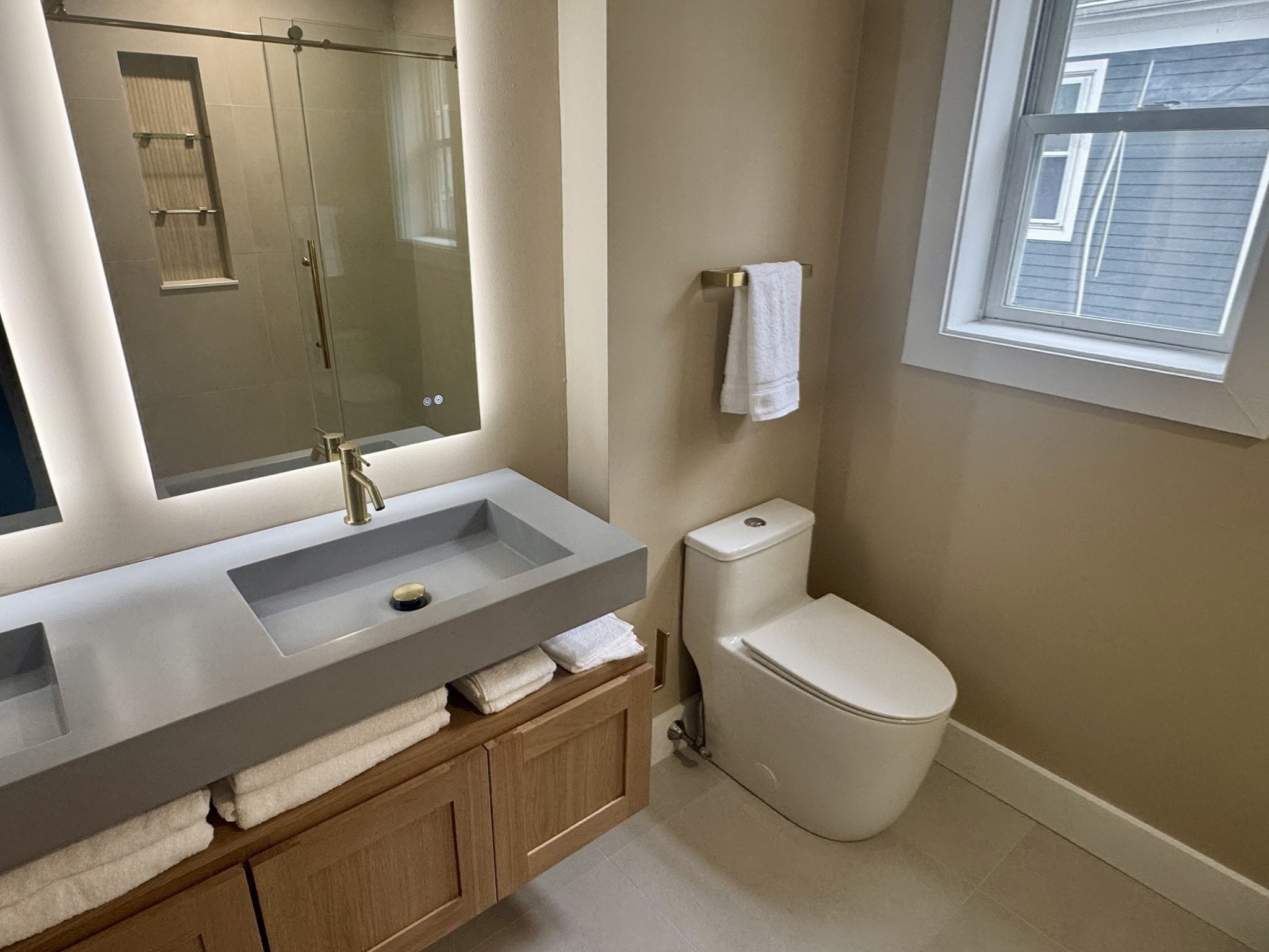 122 West Seventh St Property Photo 13