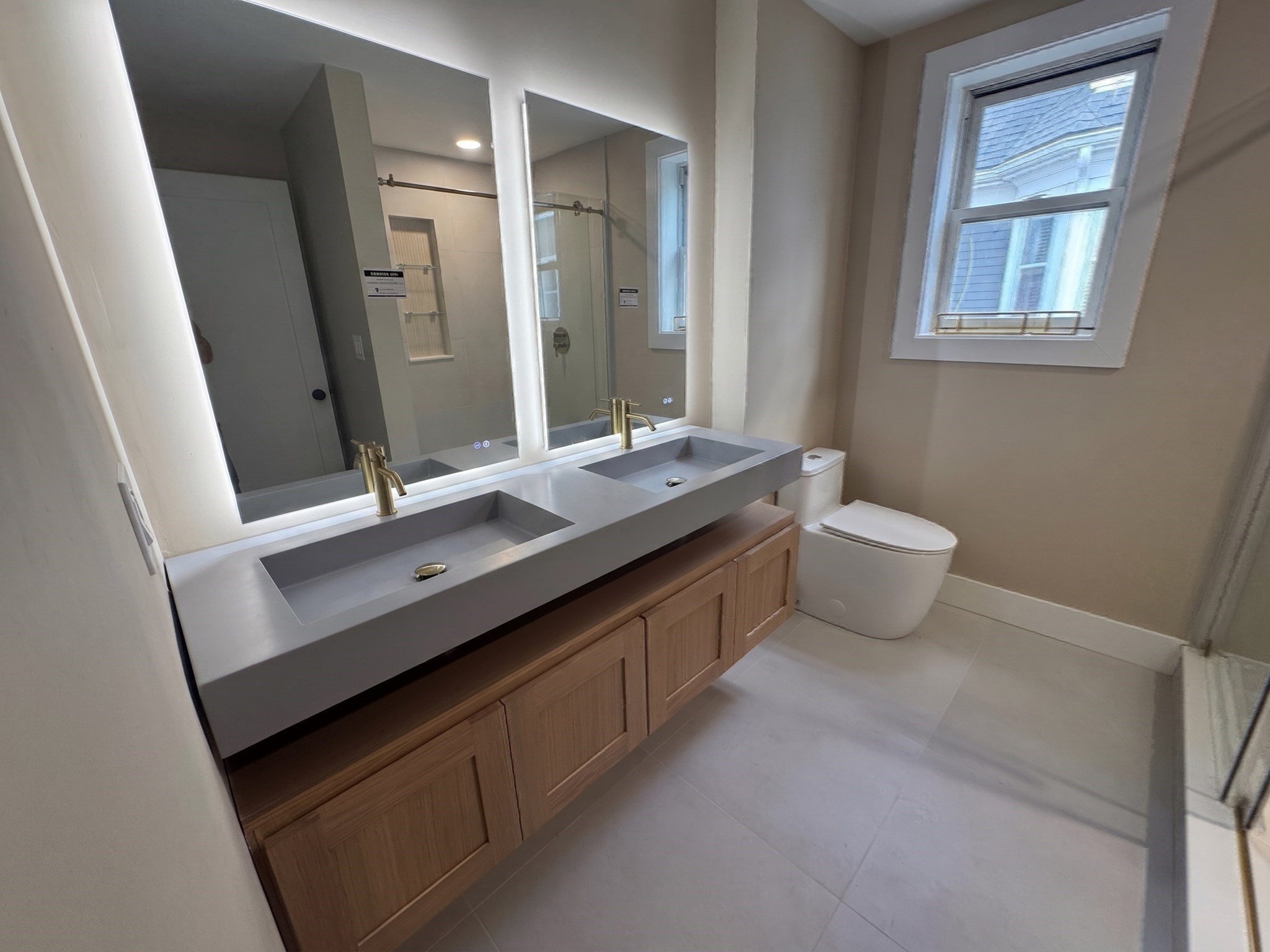 122 West Seventh St Property Photo 14