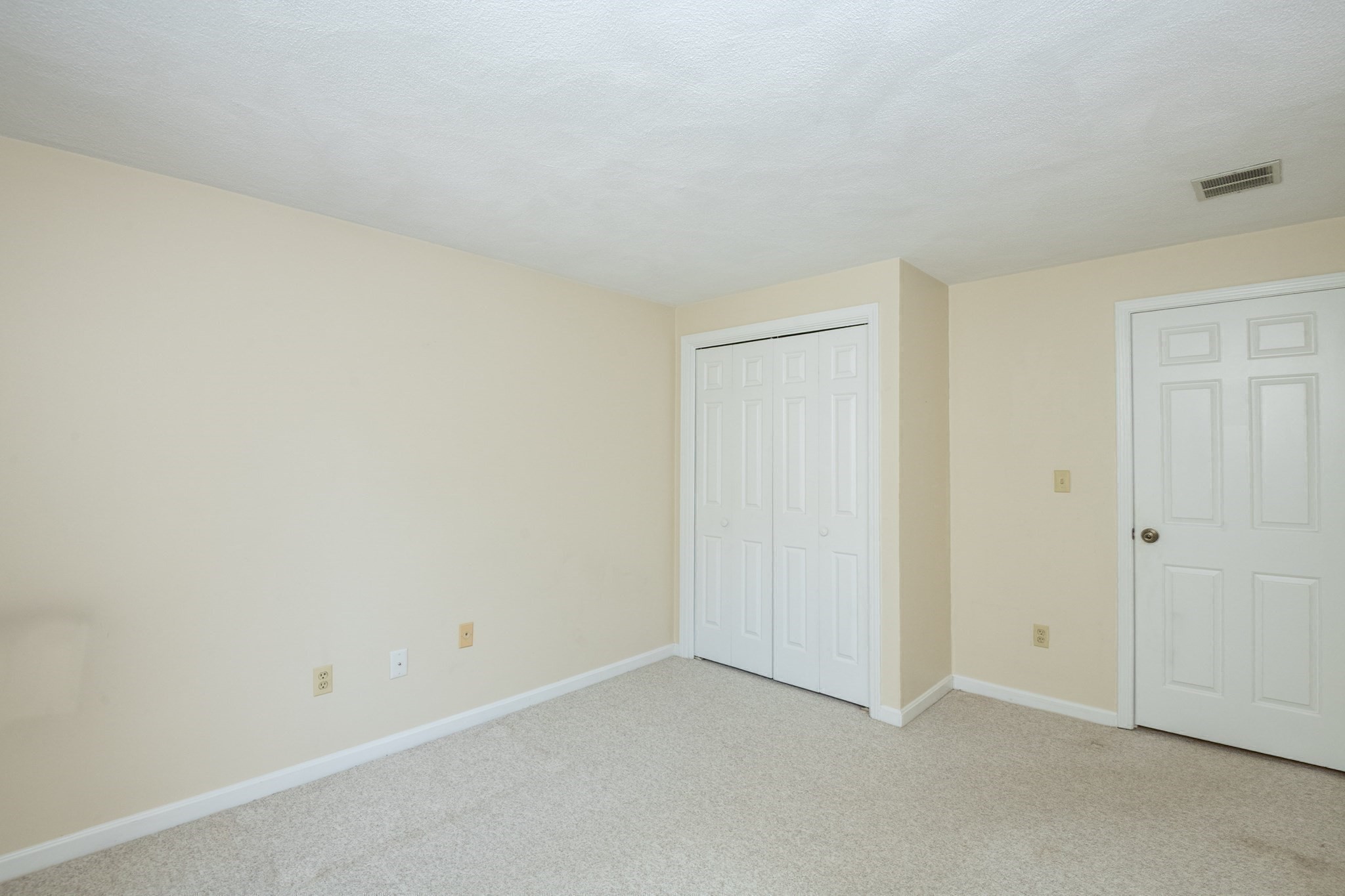 401 Colonial Drive # 16 Property Photo 16
