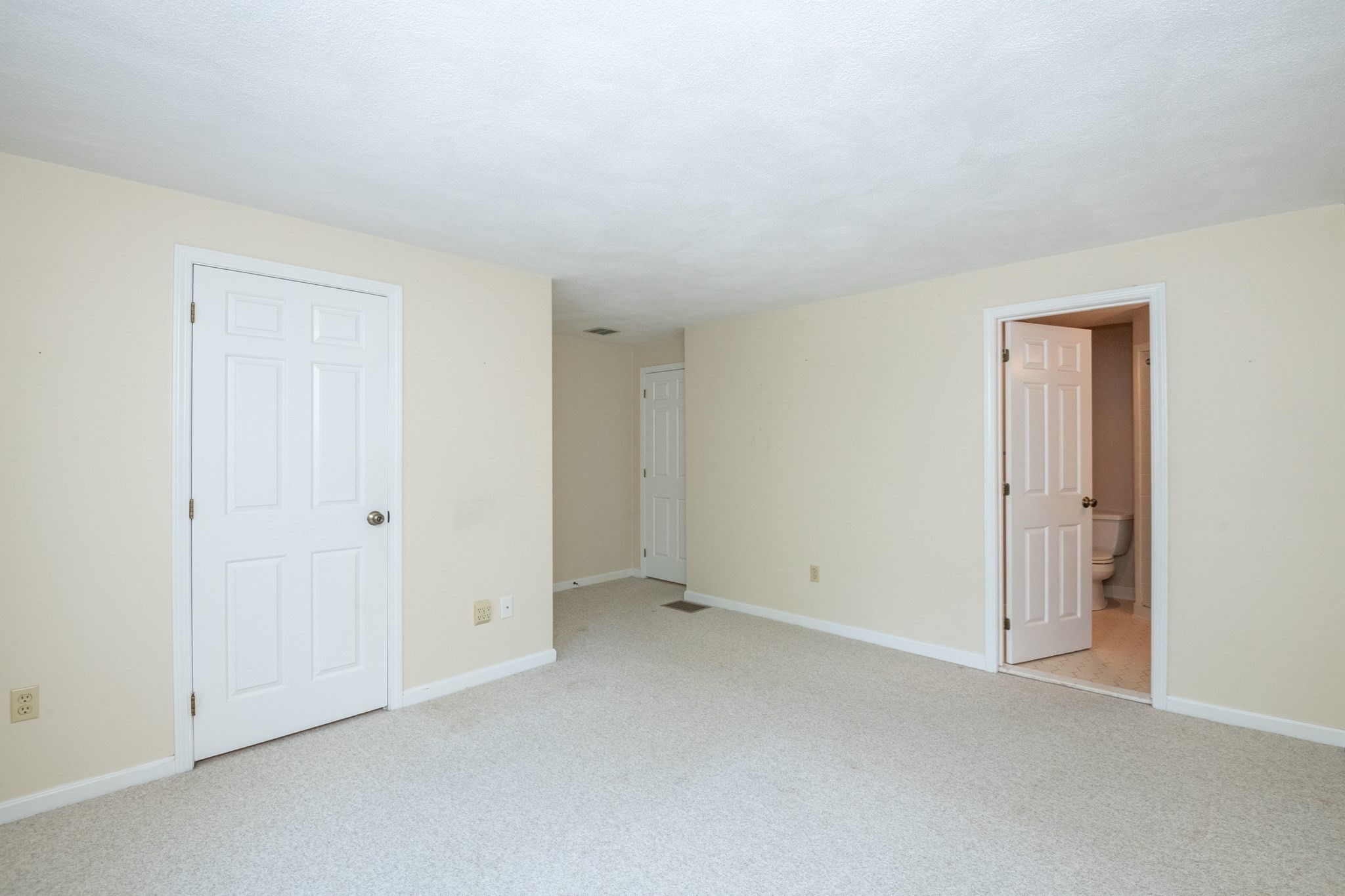 401 Colonial Drive # 16 Property Photo 19