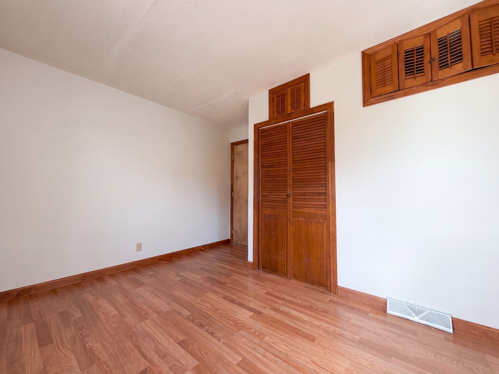 17 Monarch St Property Photo 4