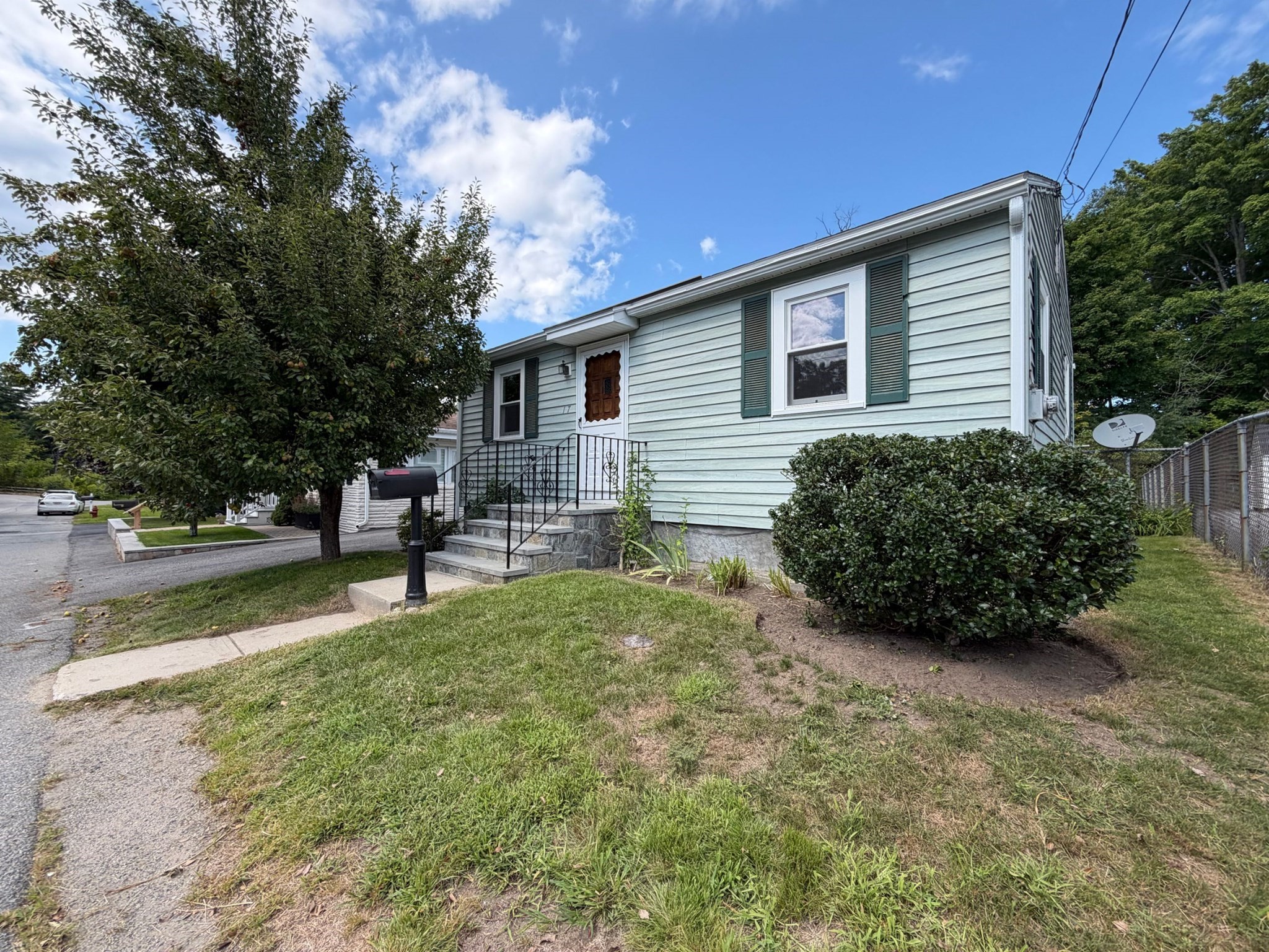 17 Monarch St Property Photo 15