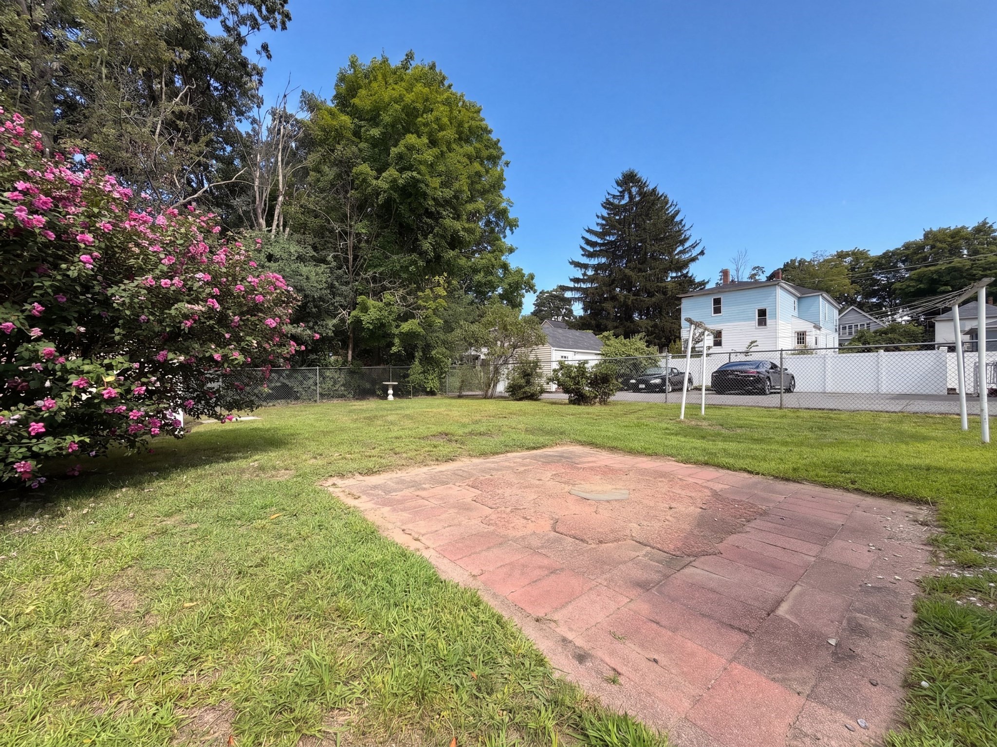 17 Monarch St Property Photo 16