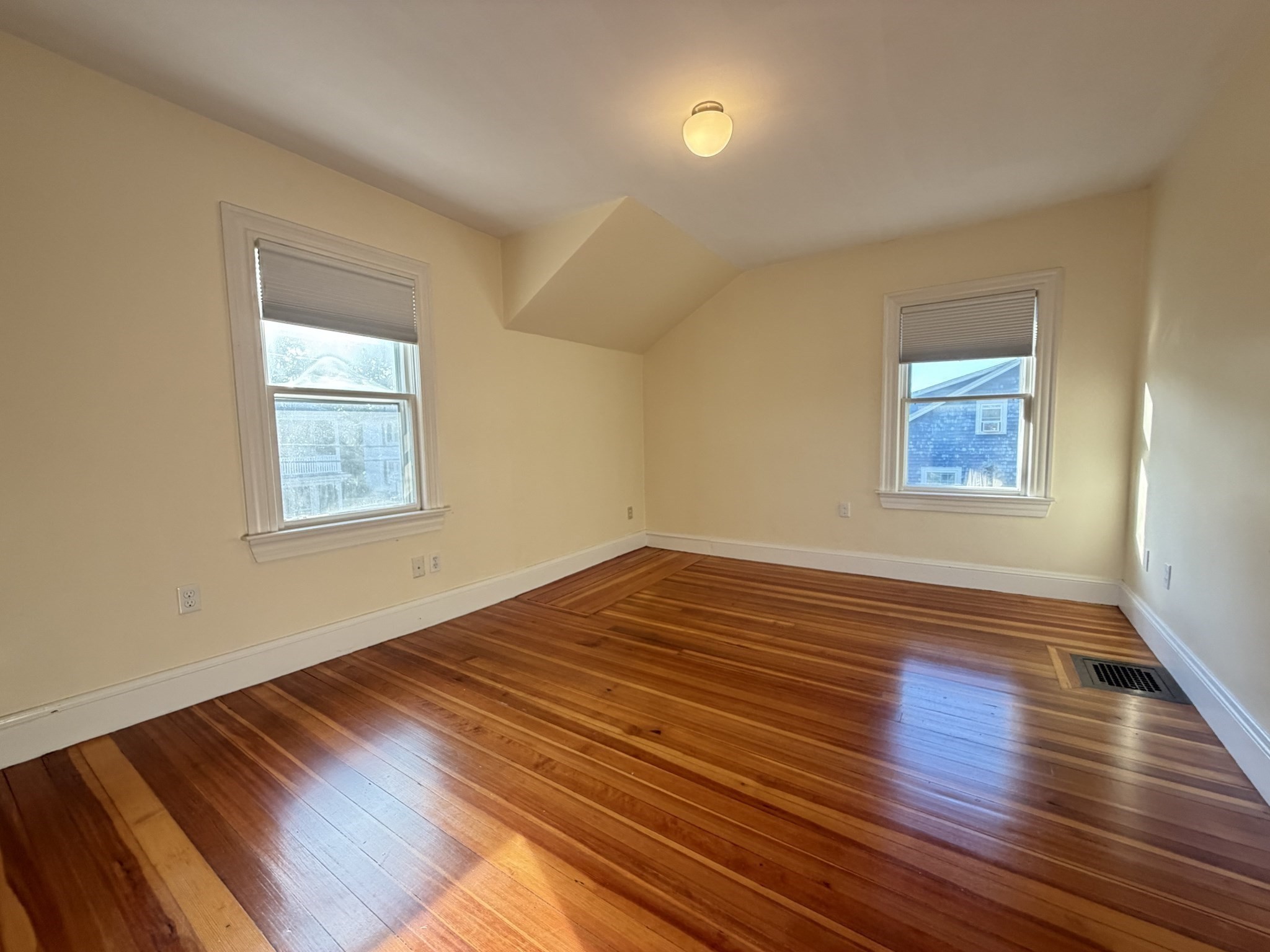 17 Russell Rd Property Photo 10