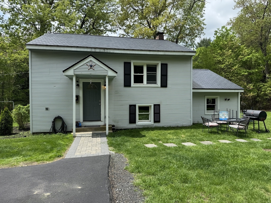 137 Pierce St Property Photo 1