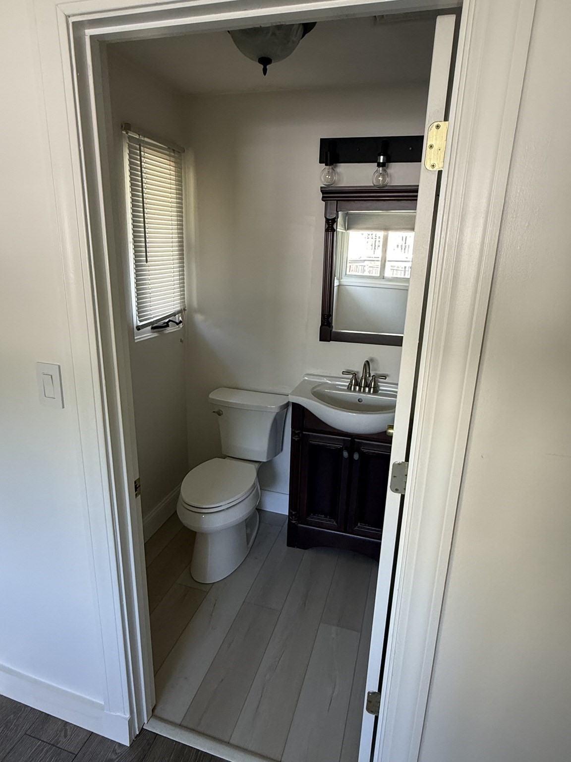 220 Beacon St Property Photo 13