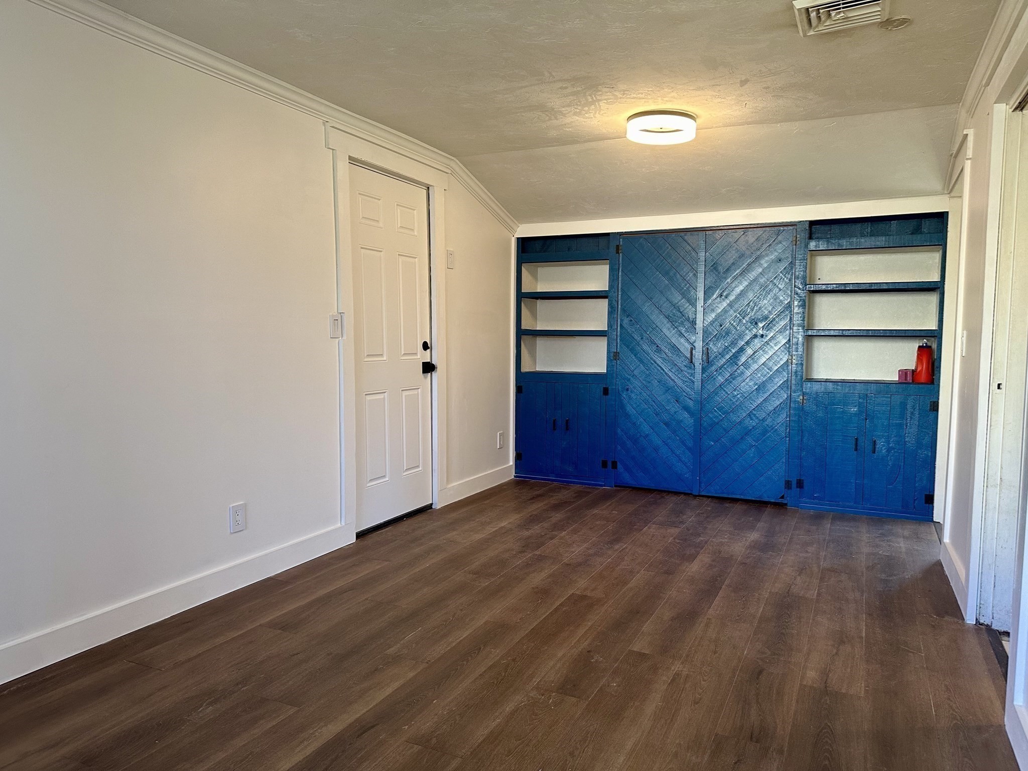 220 Beacon St Property Photo 15