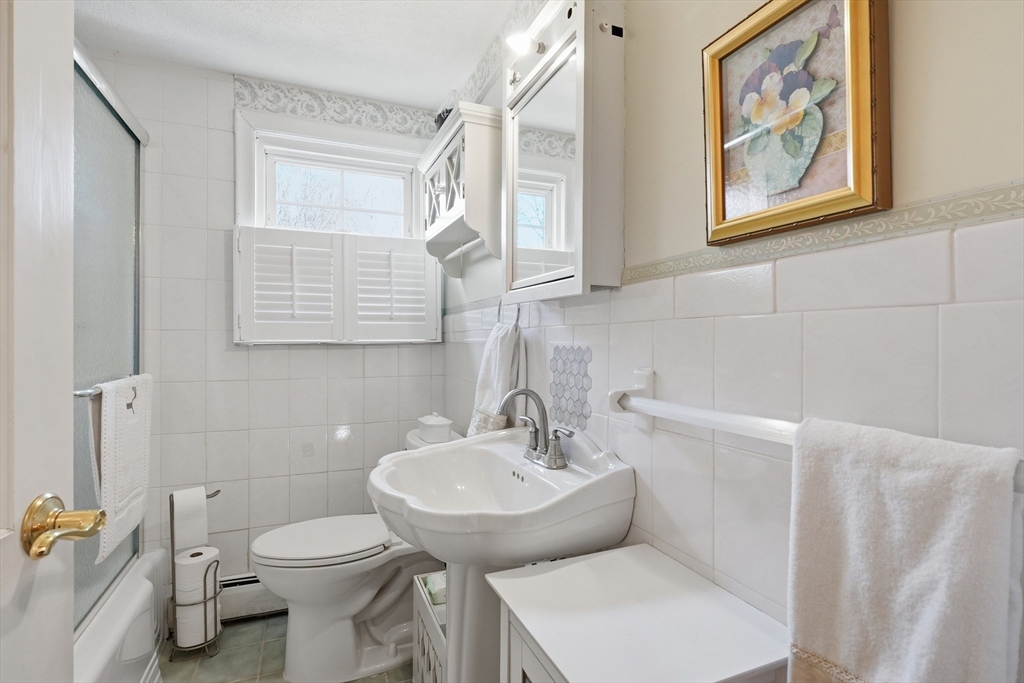 57 Winter St Property Photo 15