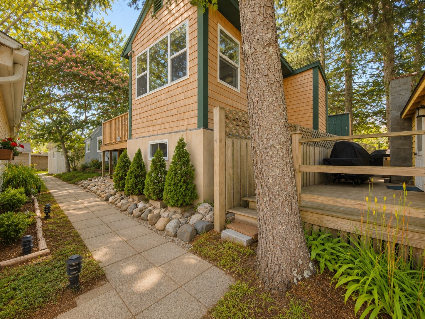 12 Hideaway Vlg # G Property Photo 1
