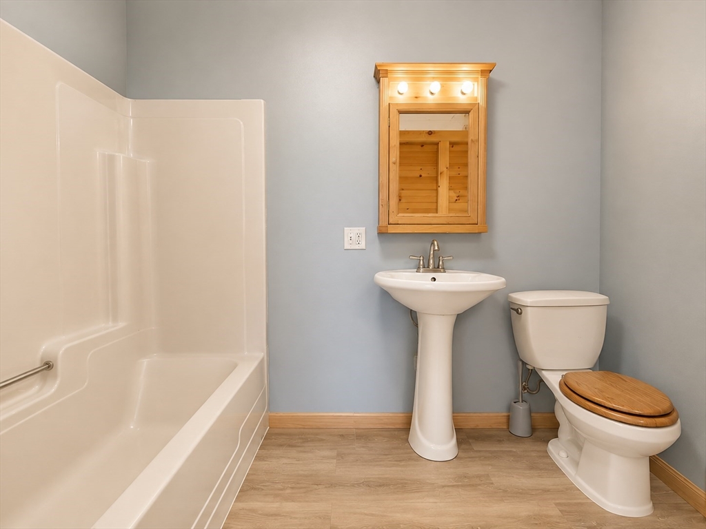 12 Hideaway Vlg # G Property Photo 8