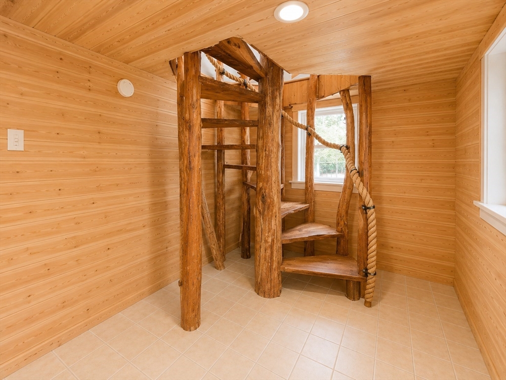 12 Hideaway Vlg # G Property Photo 10