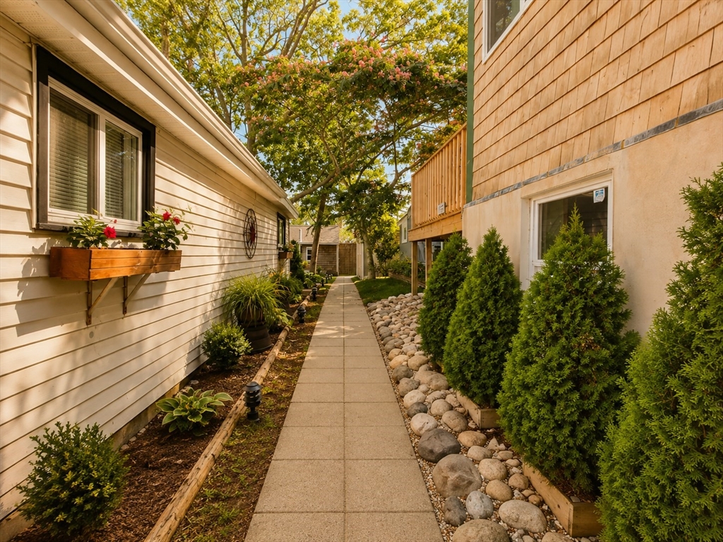 12 Hideaway Vlg # G Property Photo 25