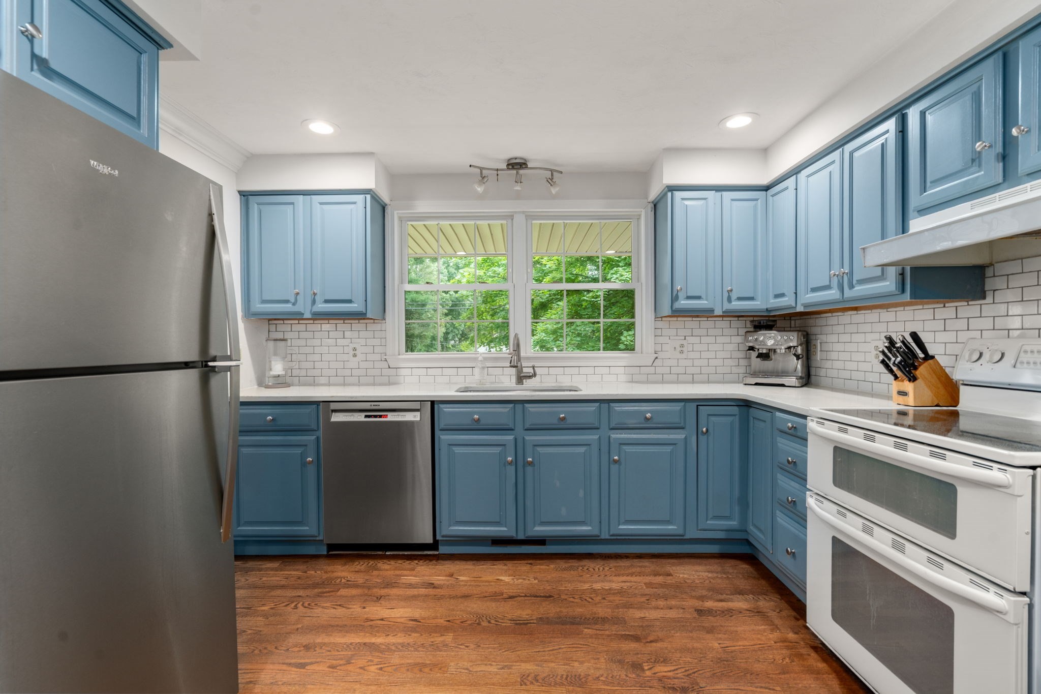 96 Grove Property Photo 6