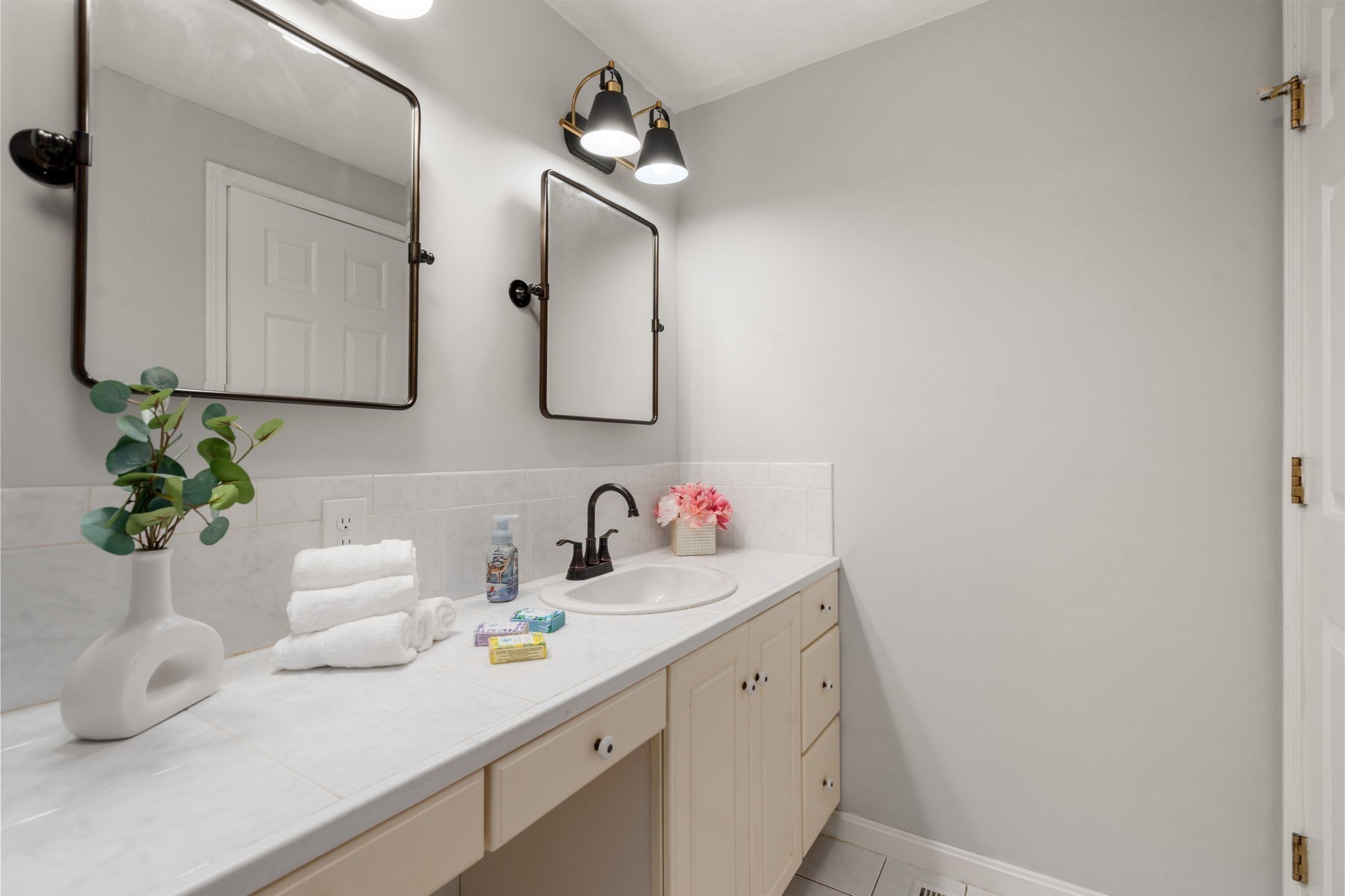 96 Grove Property Photo 16