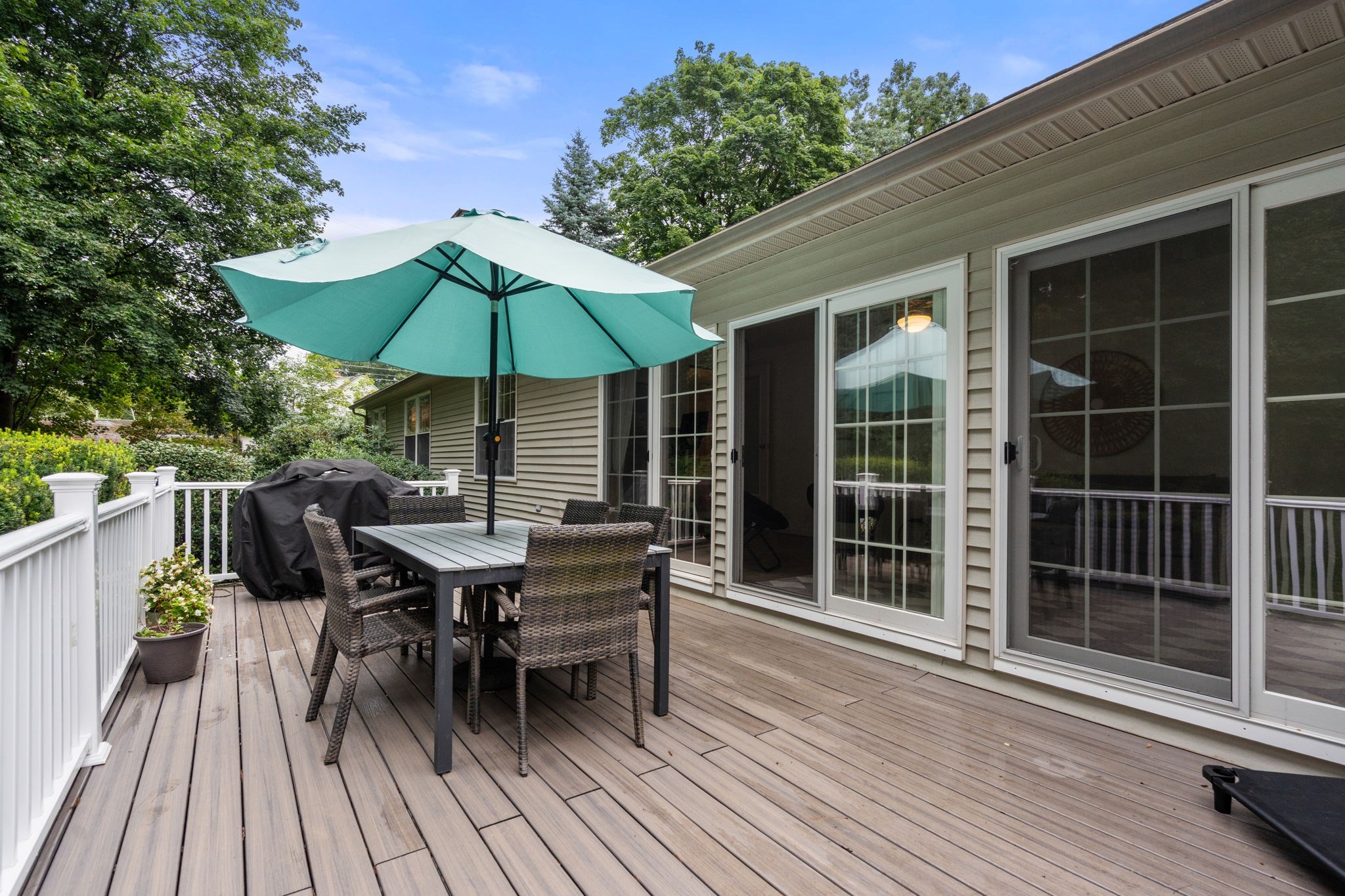 96 Grove Property Photo 29