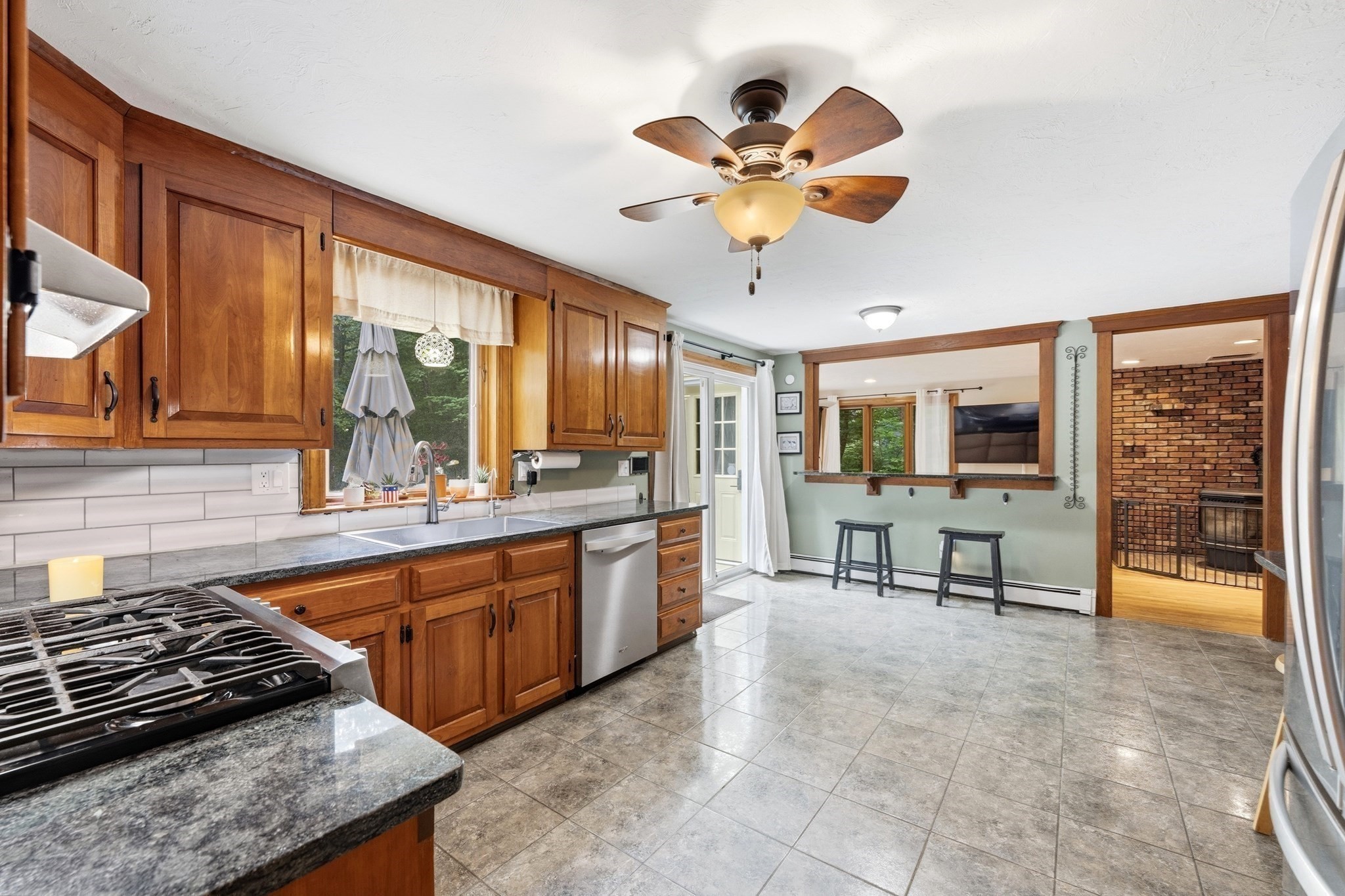14 Nottingham Cir Property Photo 7