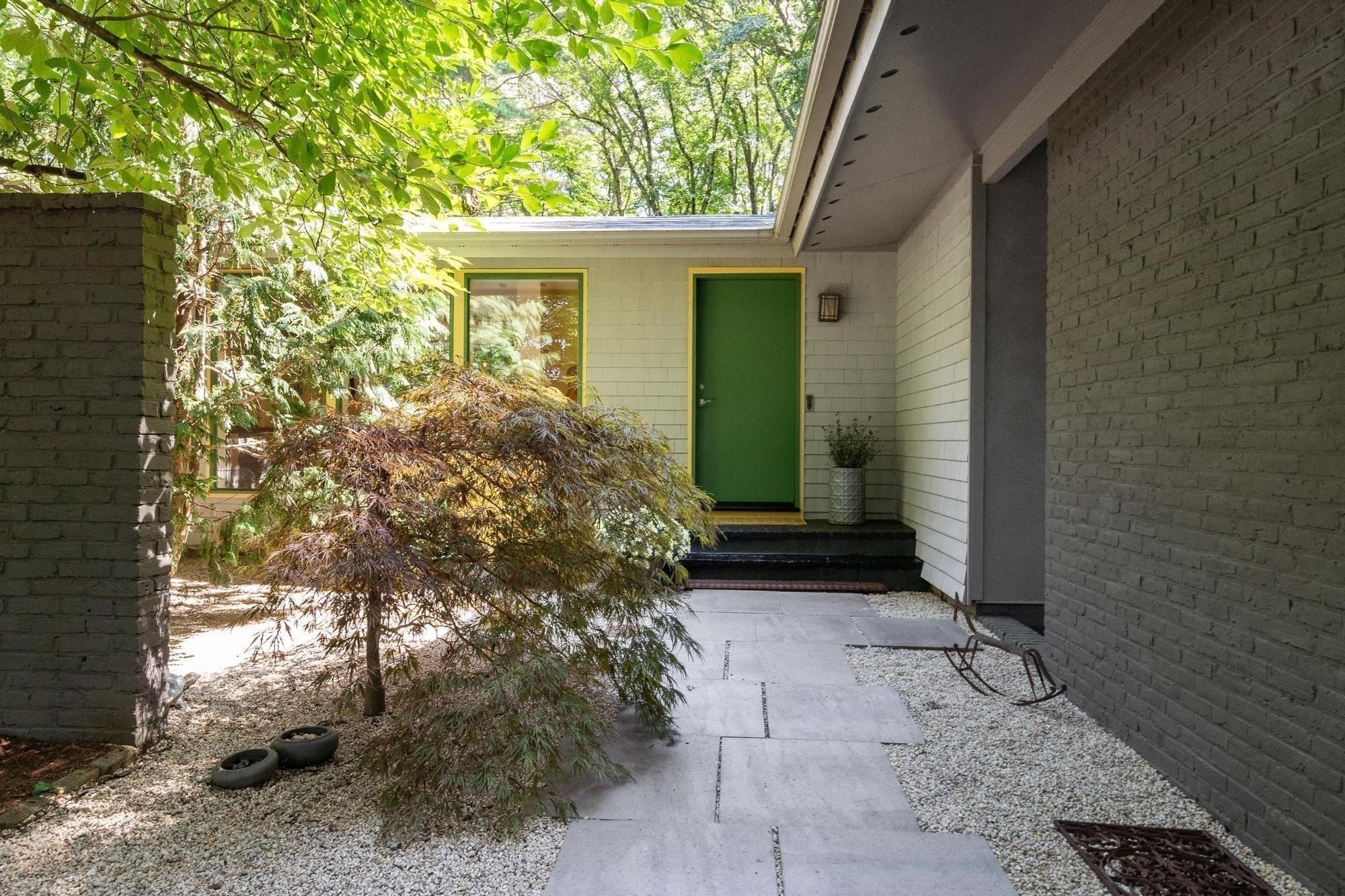 221 Pope Rd Property Photo 2