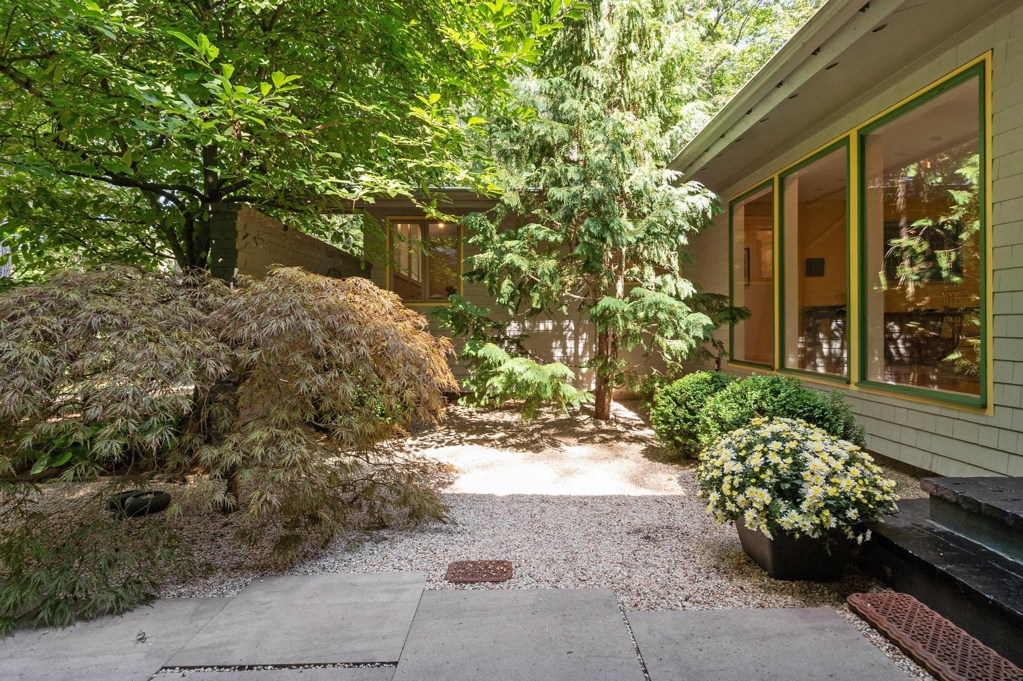 221 Pope Rd Property Photo 3