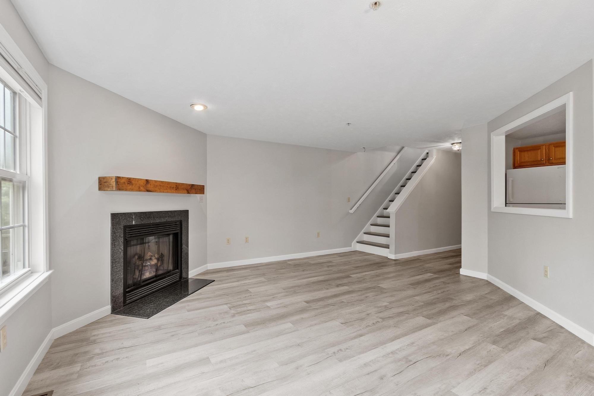 9 Green Briar Rd # 9 Property Photo 7