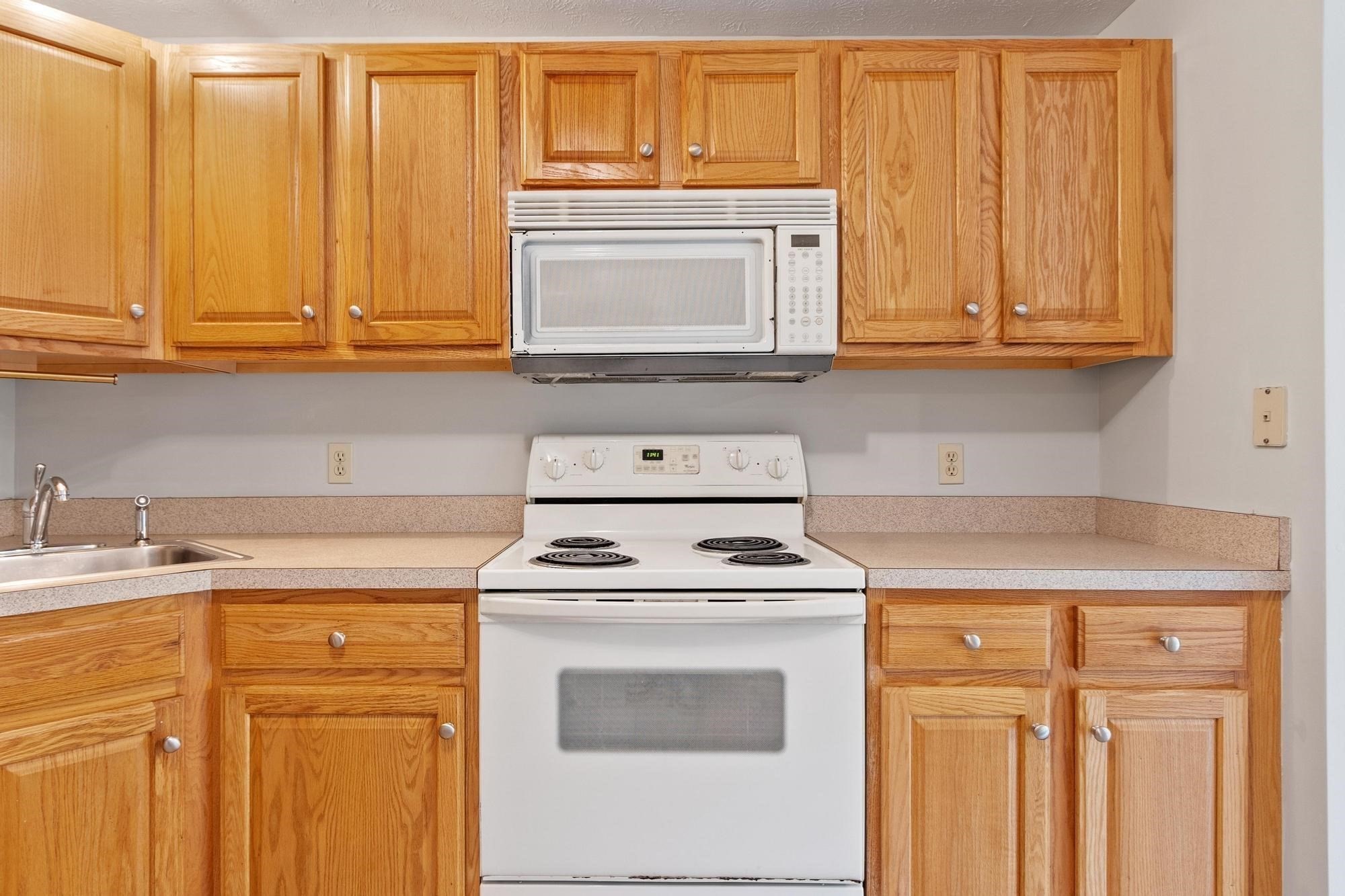 9 Green Briar Rd # 9 Property Photo 9