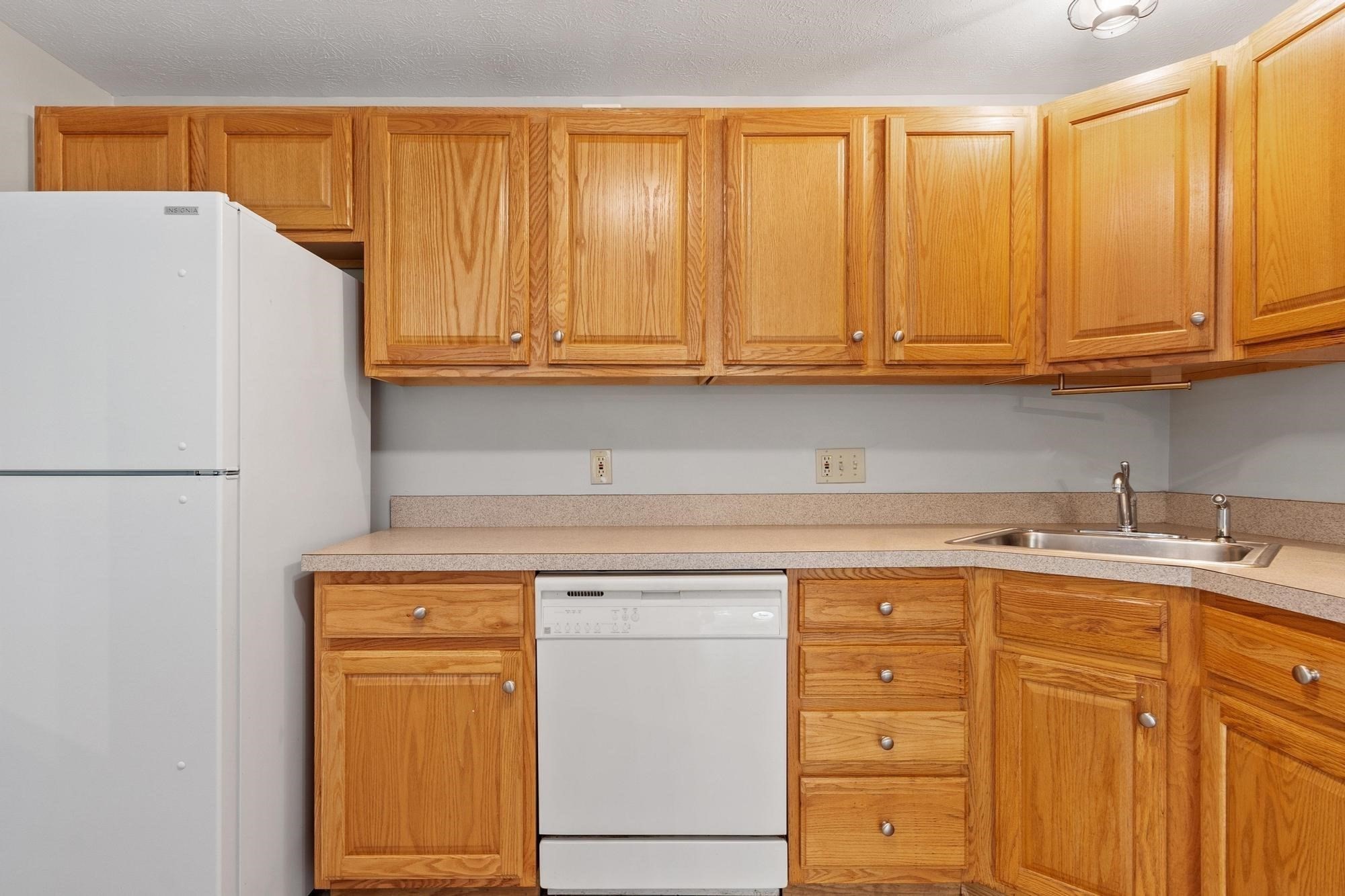 9 Green Briar Rd # 9 Property Photo 11