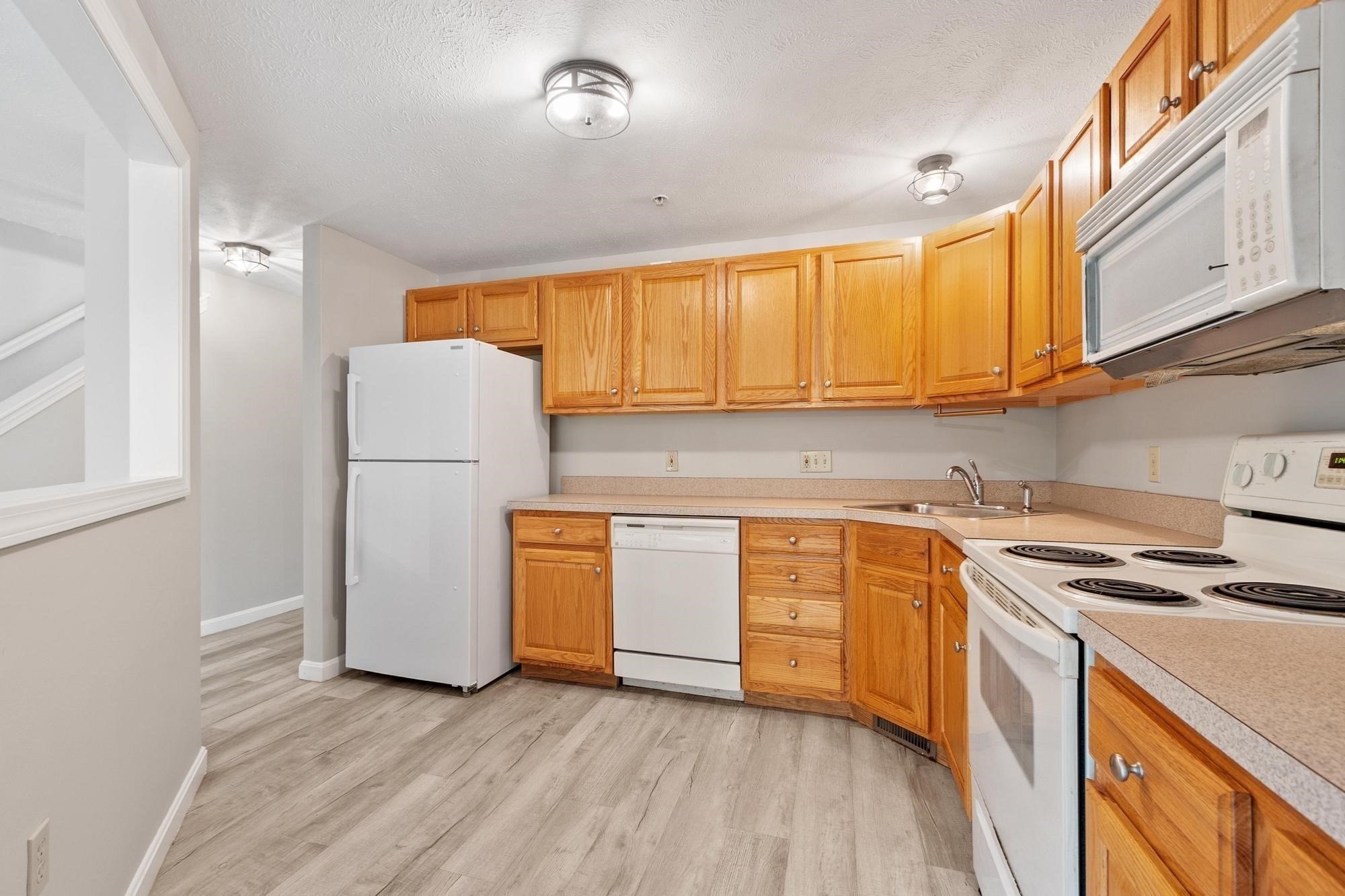 9 Green Briar Rd # 9 Property Photo 12