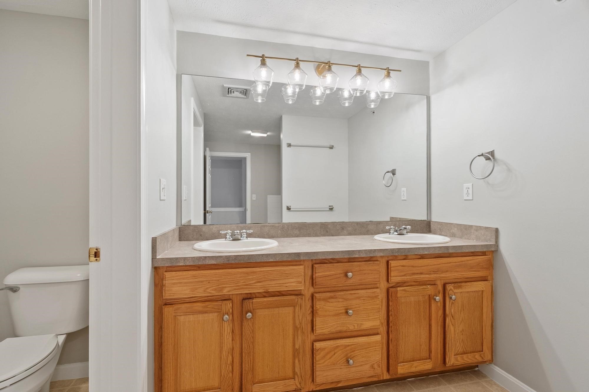9 Green Briar Rd # 9 Property Photo 20