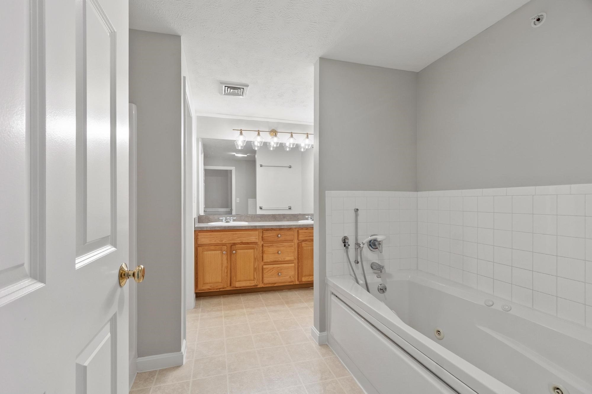 9 Green Briar Rd # 9 Property Photo 21