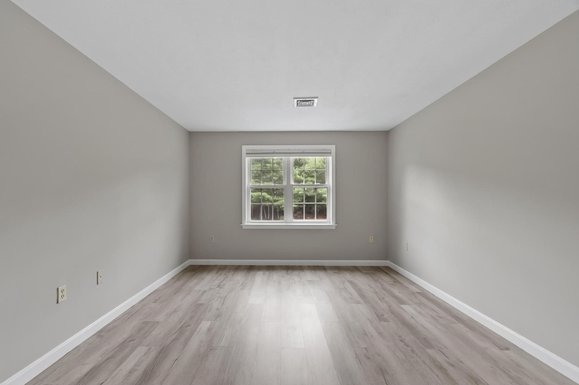 9 Green Briar Rd # 9 Property Photo 33
