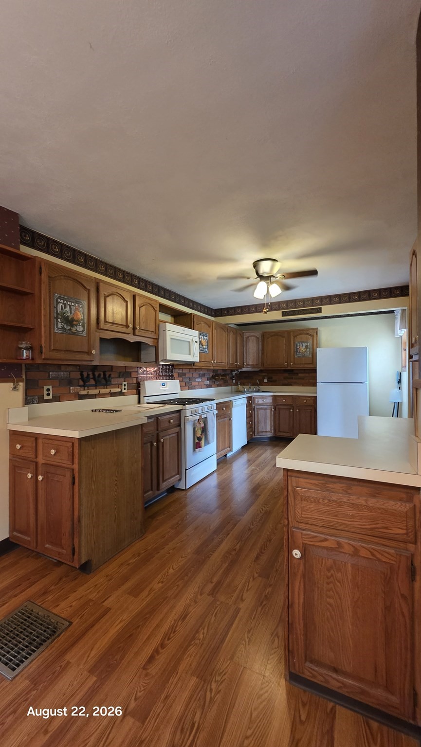 466 Highland Property Photo 8