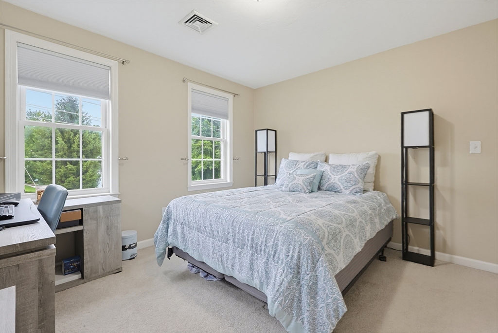 28 Roland Way Property Photo 14