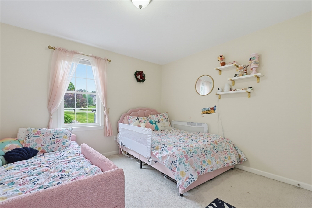 28 Roland Way Property Photo 18