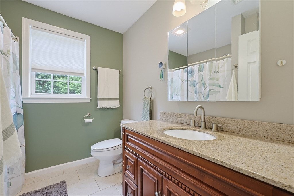 28 Roland Way Property Photo 19
