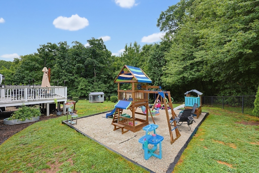 28 Roland Way Property Photo 24