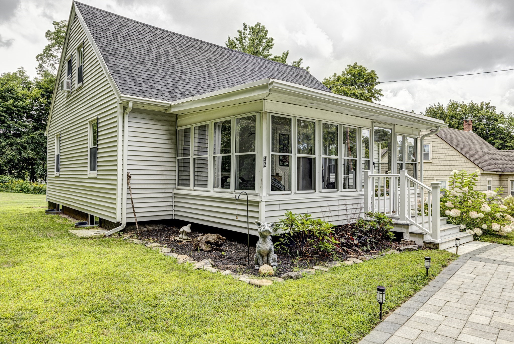42 Pleasant View Avenue Property Photo 1