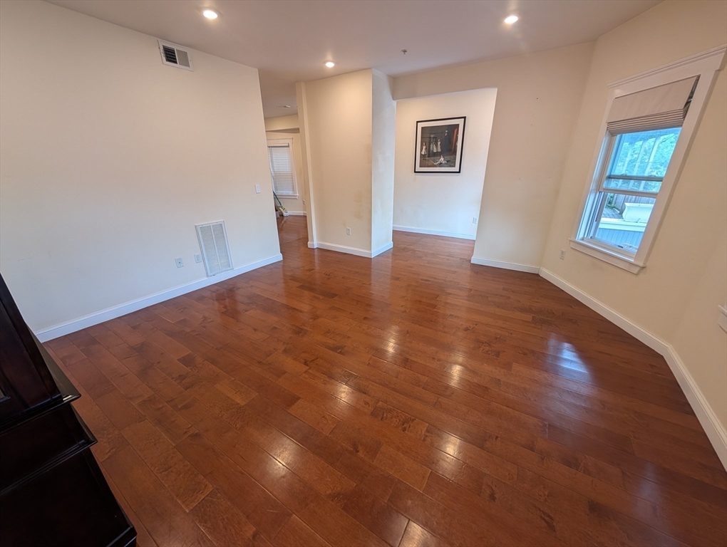 21 Bailey St # 1 Property Photo 11