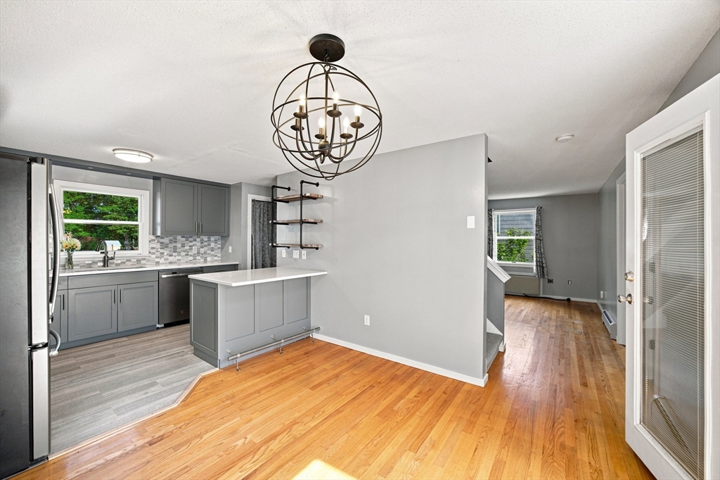 76 Laurel St # A Property Photo 1