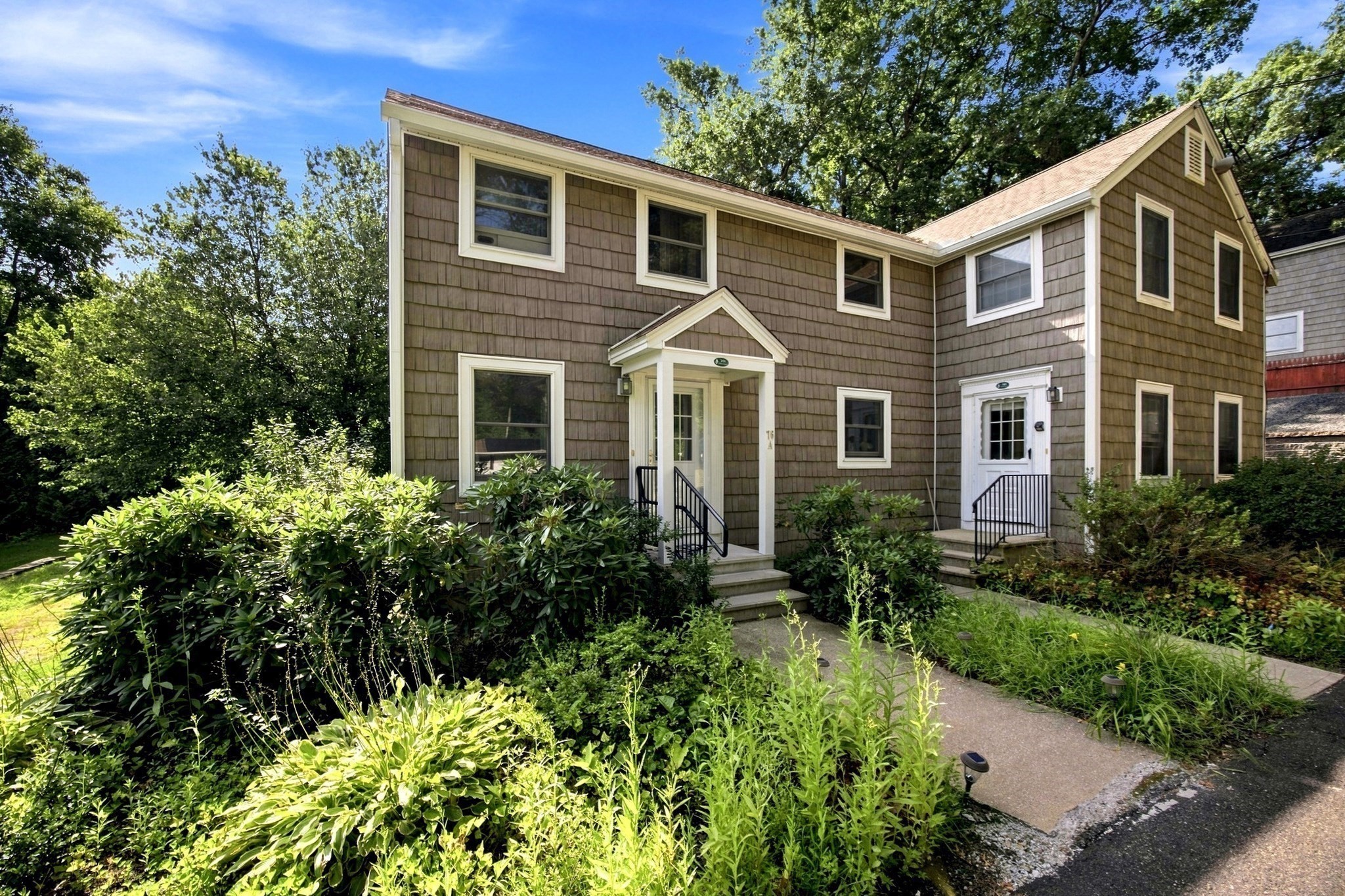 76 Laurel St # A Property Photo 3