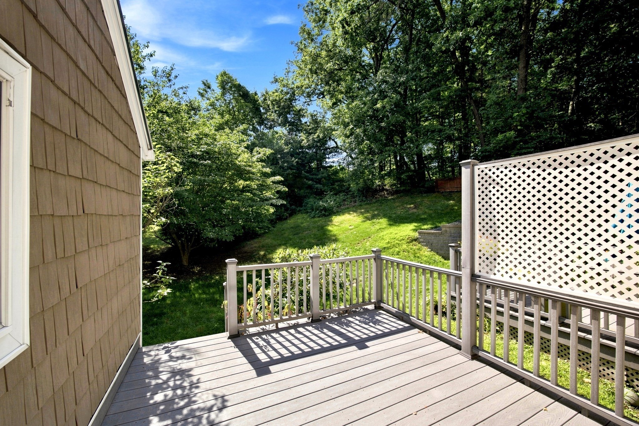 76 Laurel St # A Property Photo 10