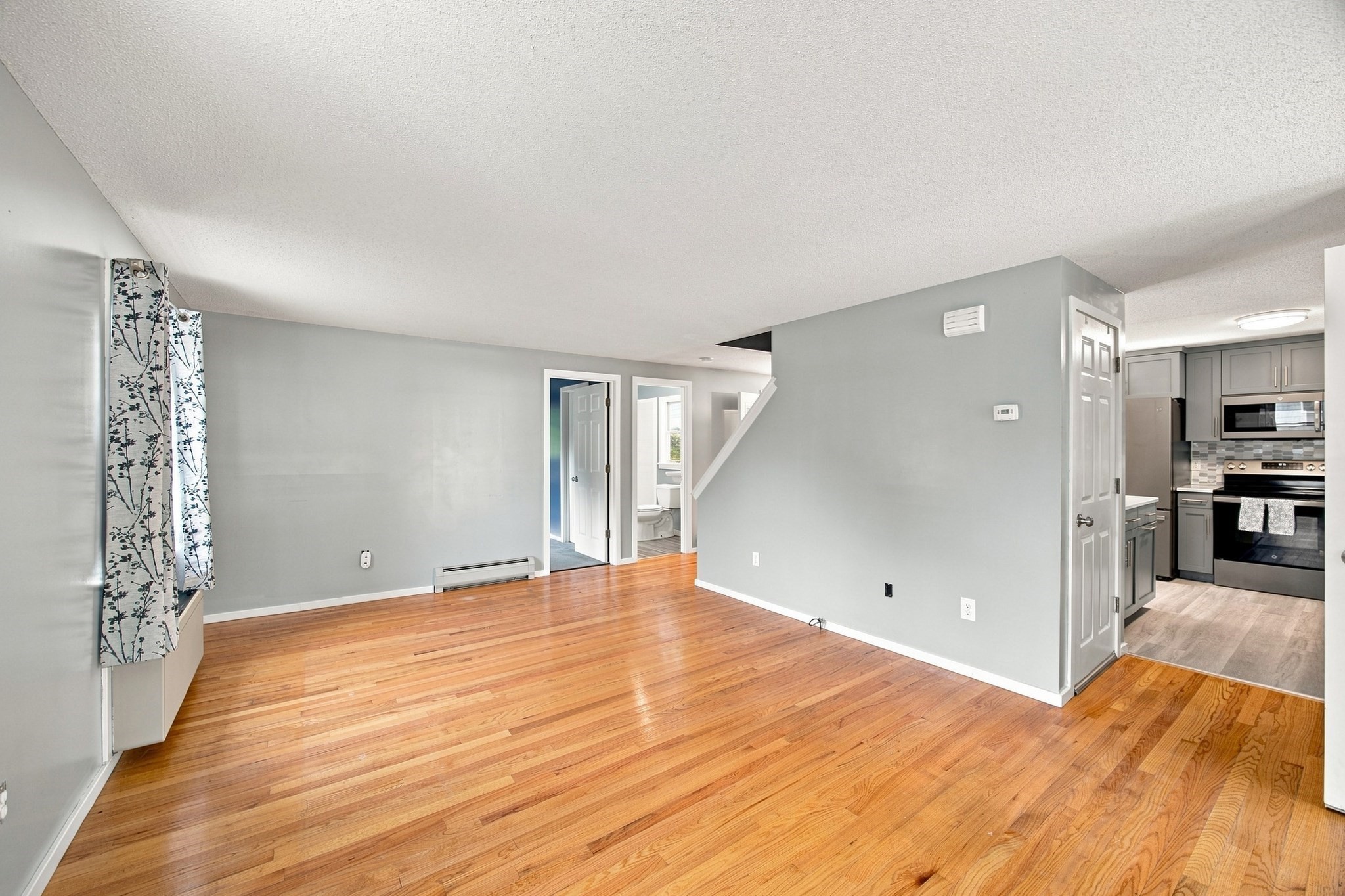 76 Laurel St # A Property Photo 12