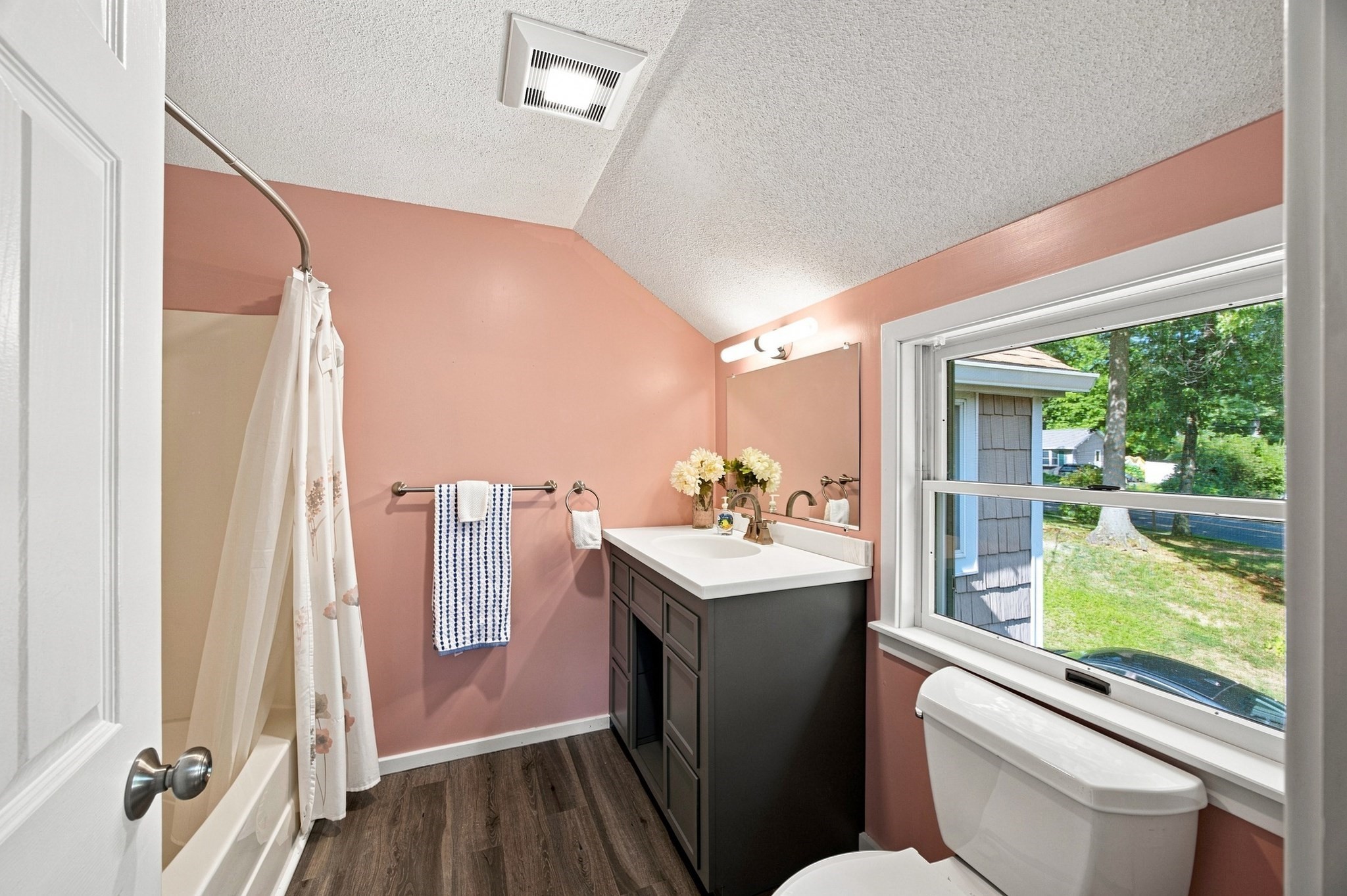 76 Laurel St # A Property Photo 22